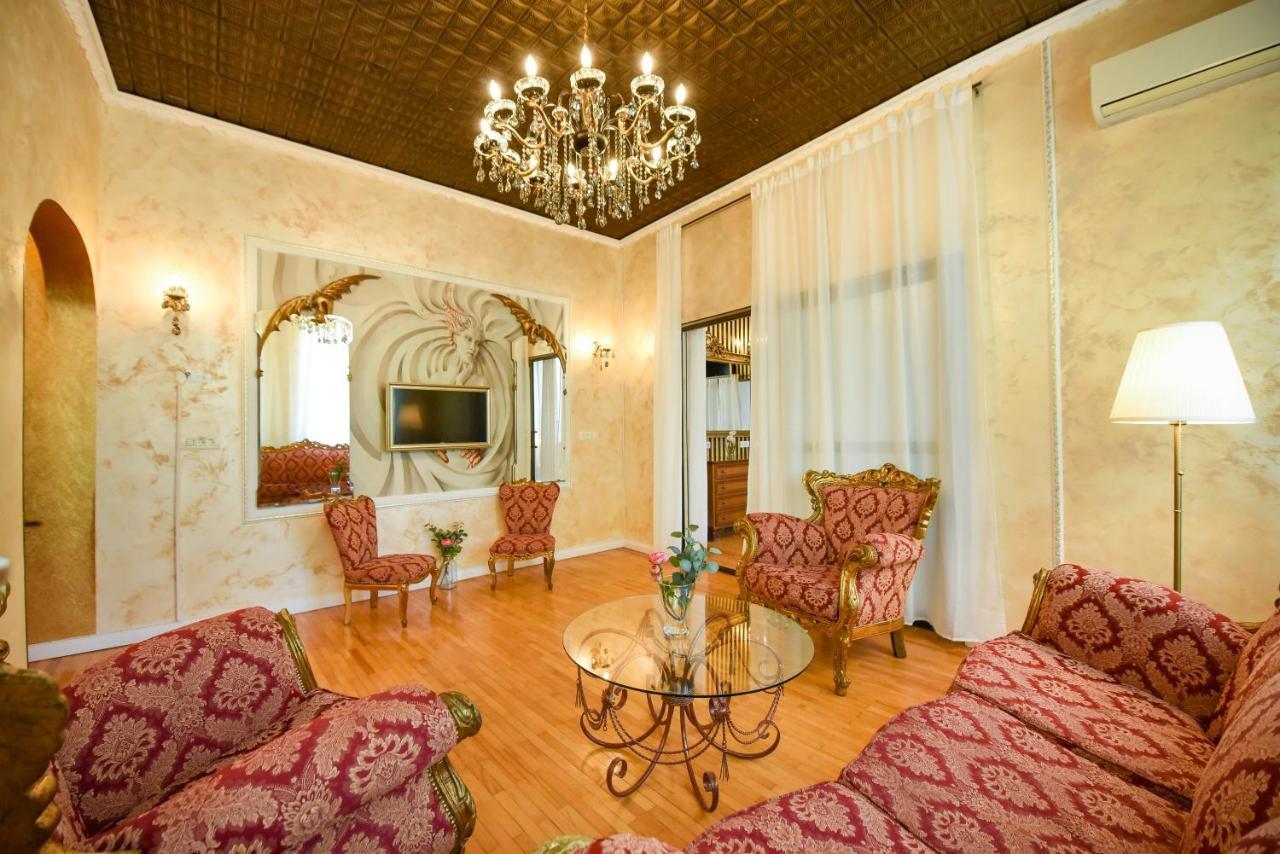 The Museum - Wonderful Super Central Apartment Bucharest Luaran gambar