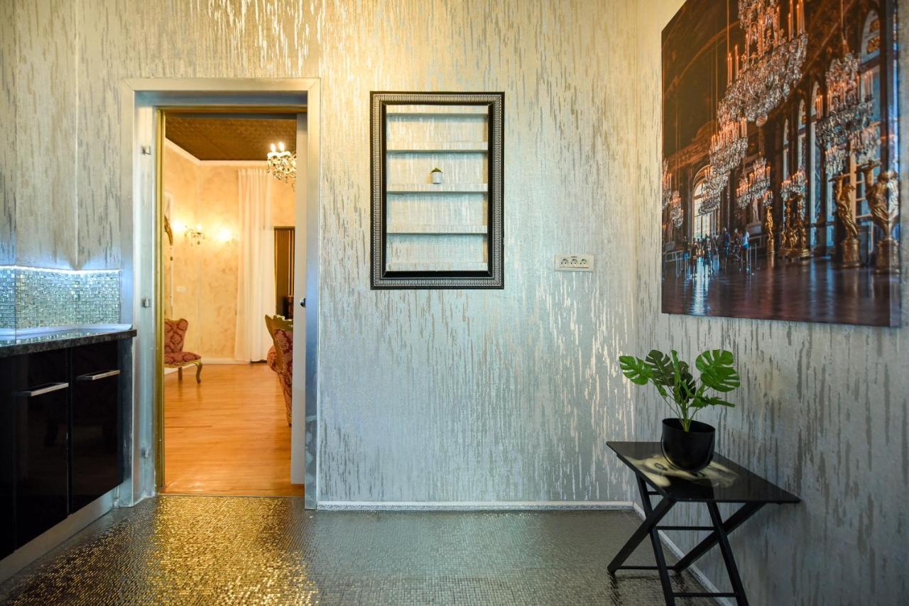 The Museum - Wonderful Super Central Apartment Bucharest Luaran gambar