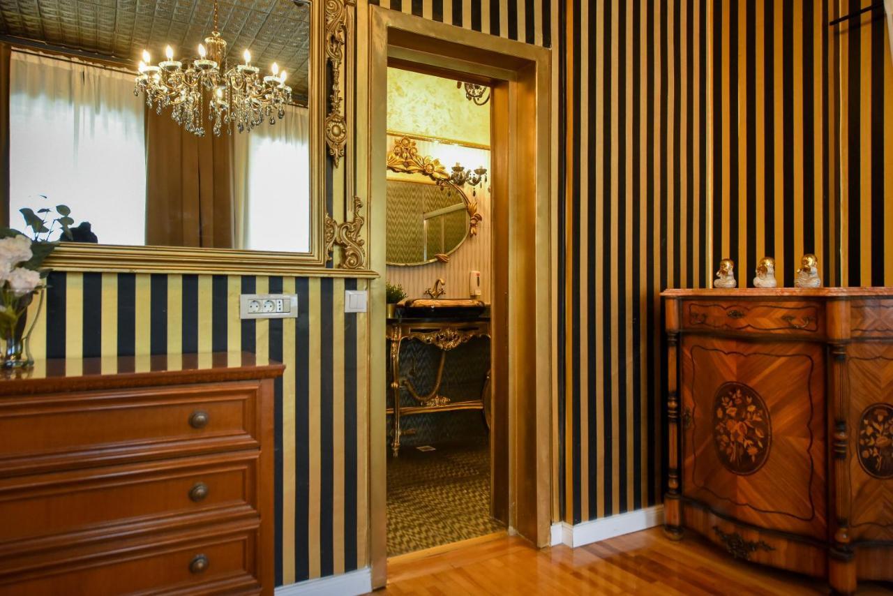 The Museum - Wonderful Super Central Apartment Bucharest Luaran gambar