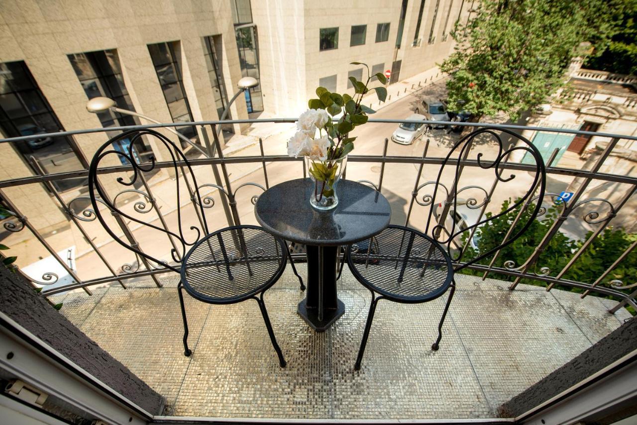 The Museum - Wonderful Super Central Apartment Bucharest Luaran gambar